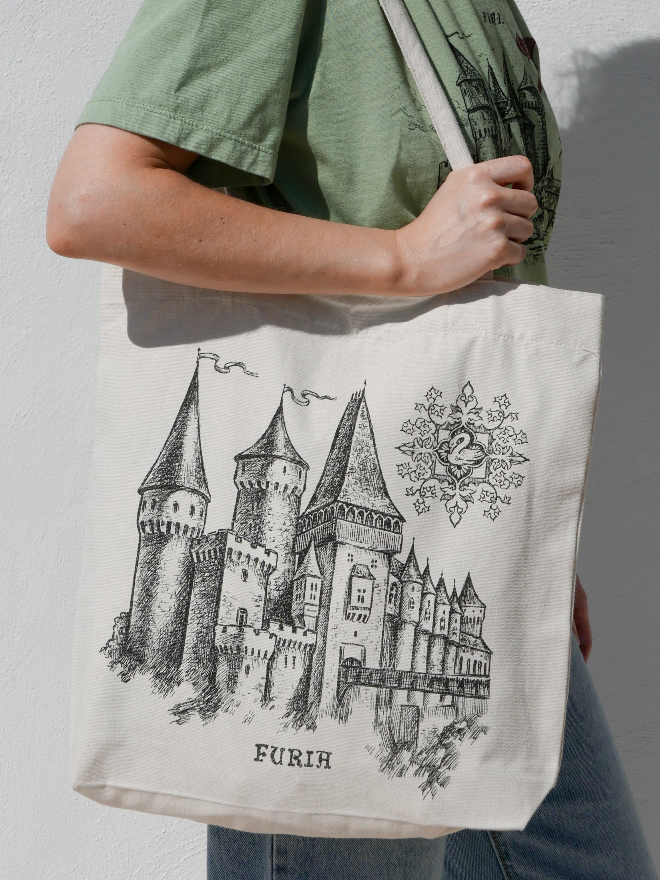 Medieval Castle Tote©
