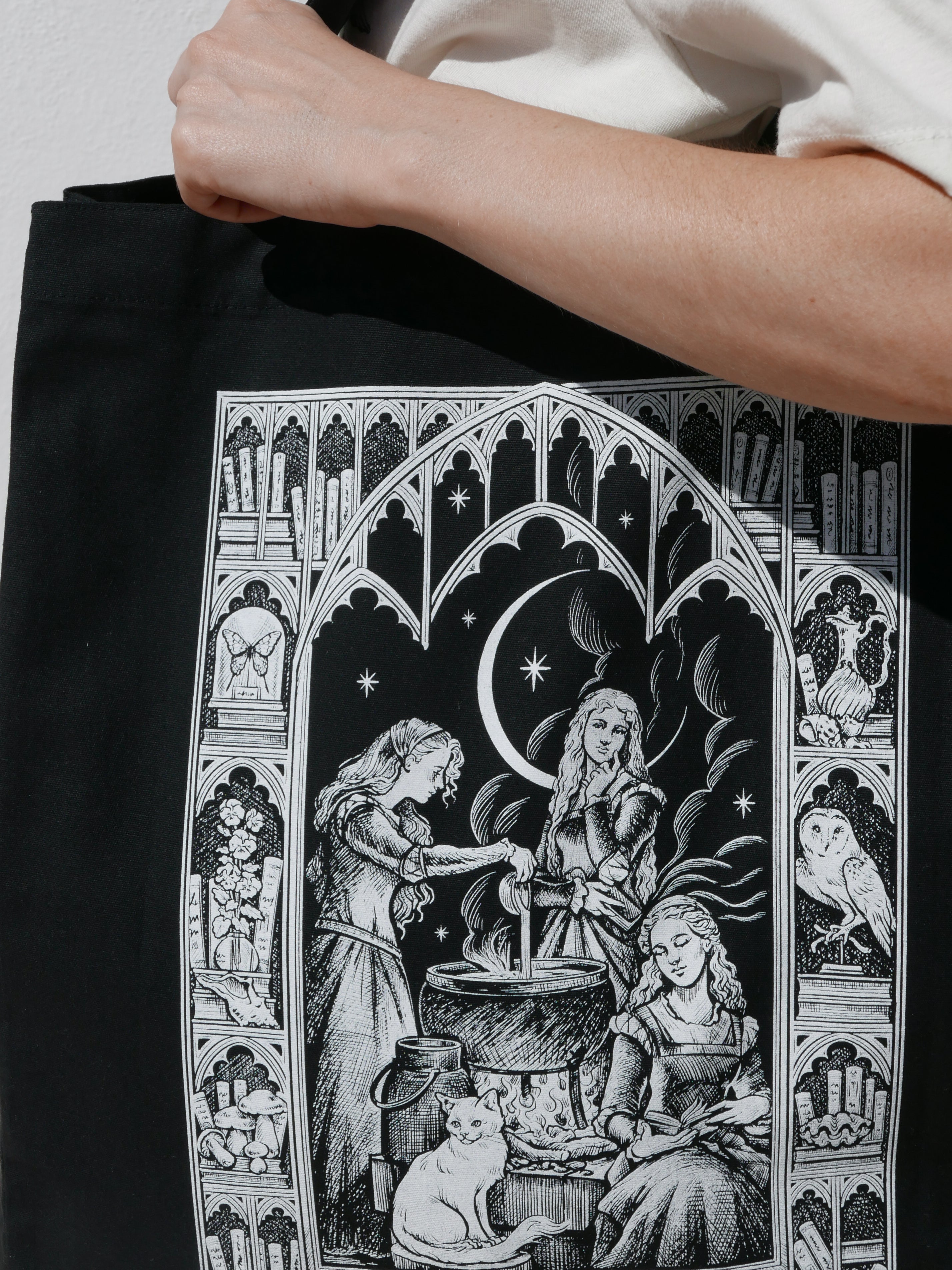 Witchcraft© Tote