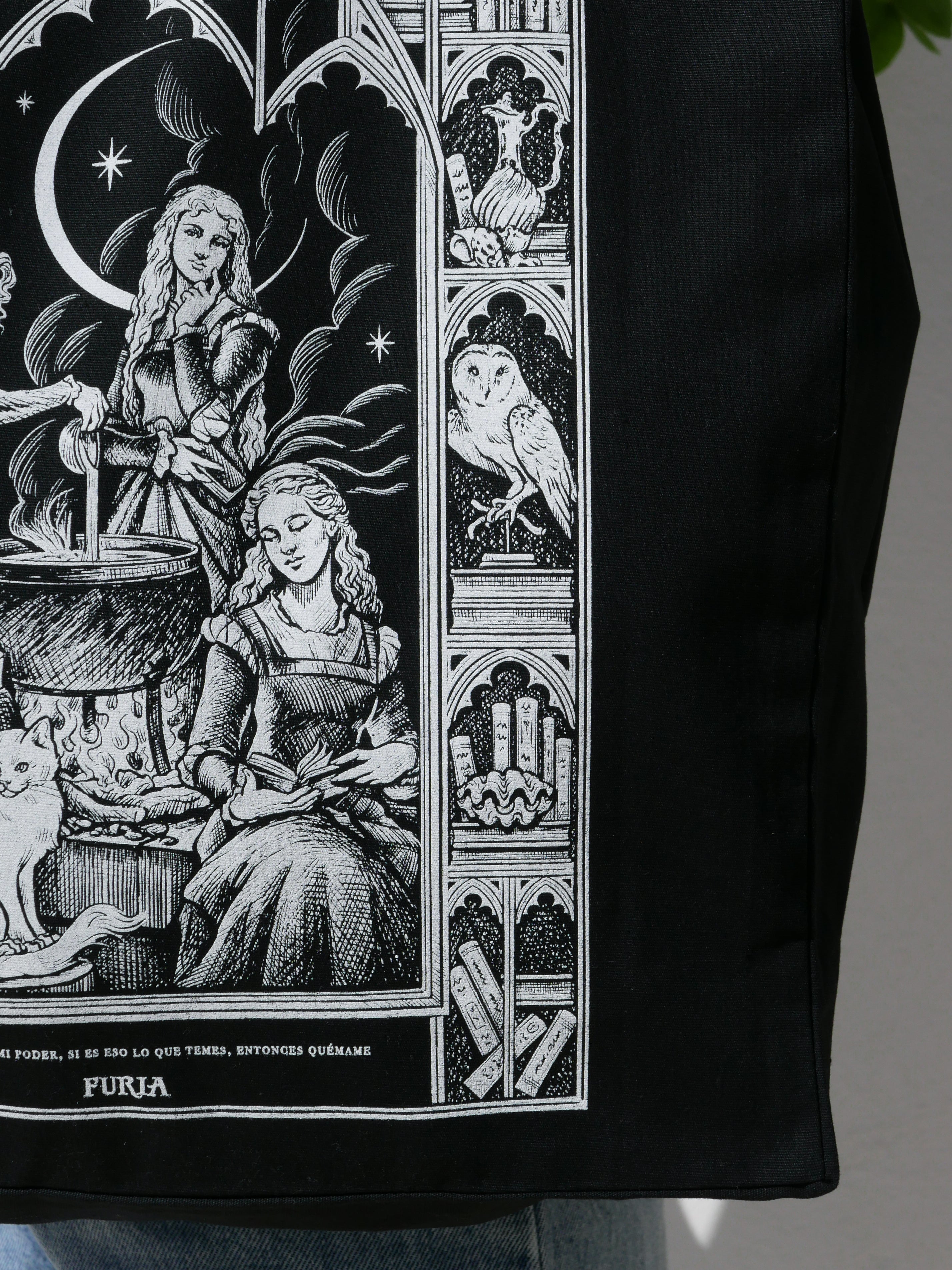 Witchcraft© Tote