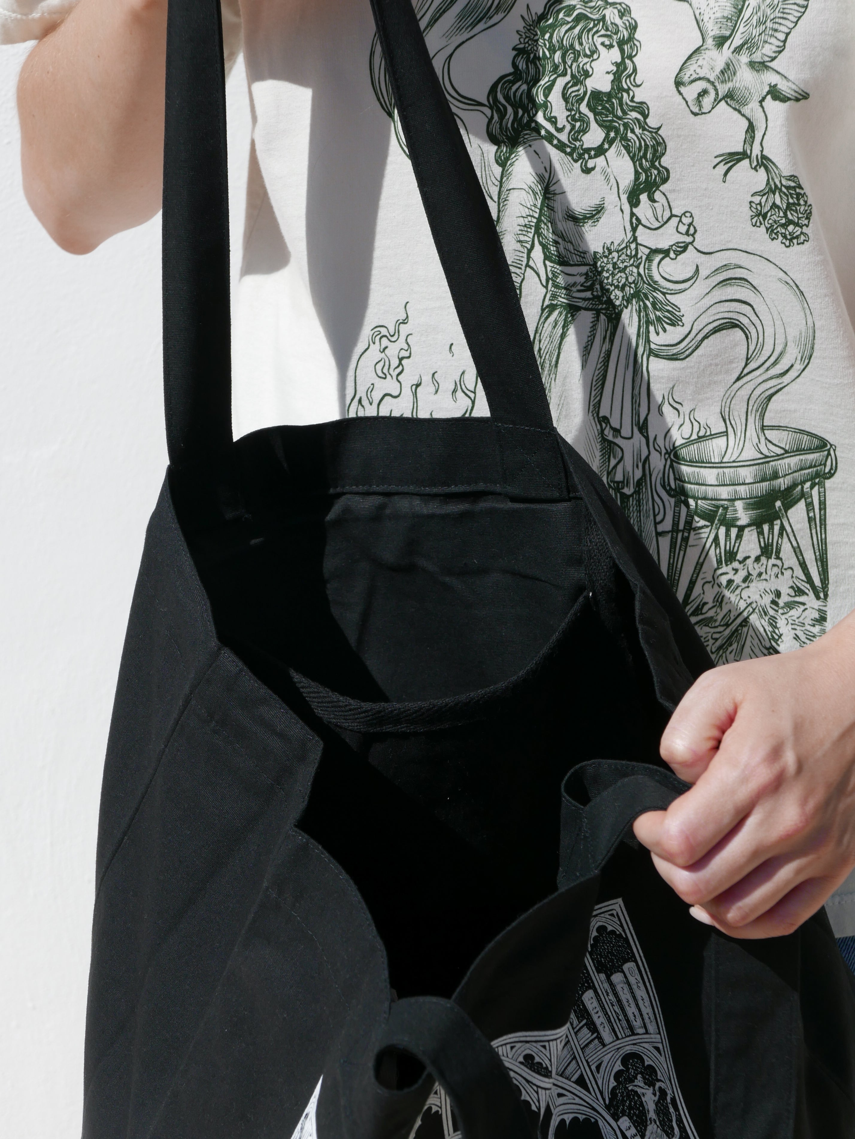 Witchcraft© Tote