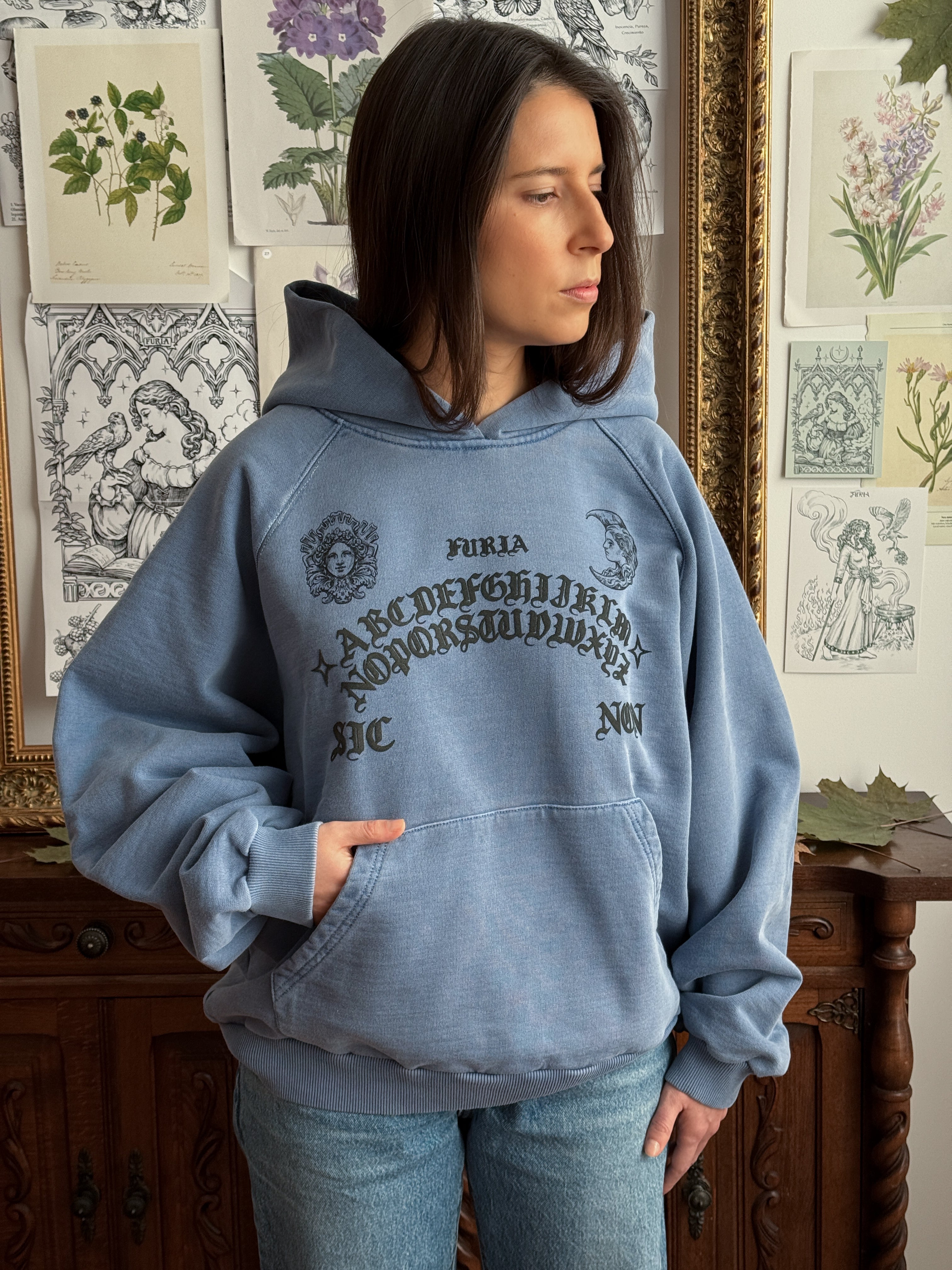 Hoodie Ouija© (Disponible Domingo 7)