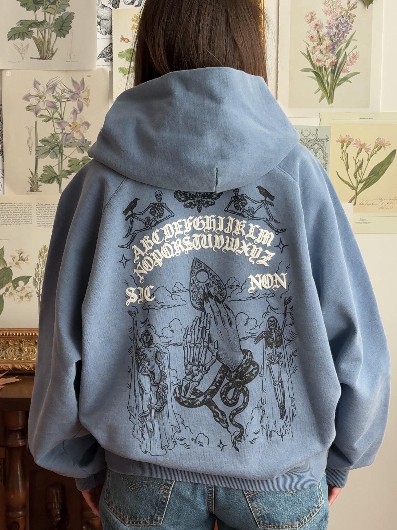 Hoodie Ouija© (Disponible Domingo 7)