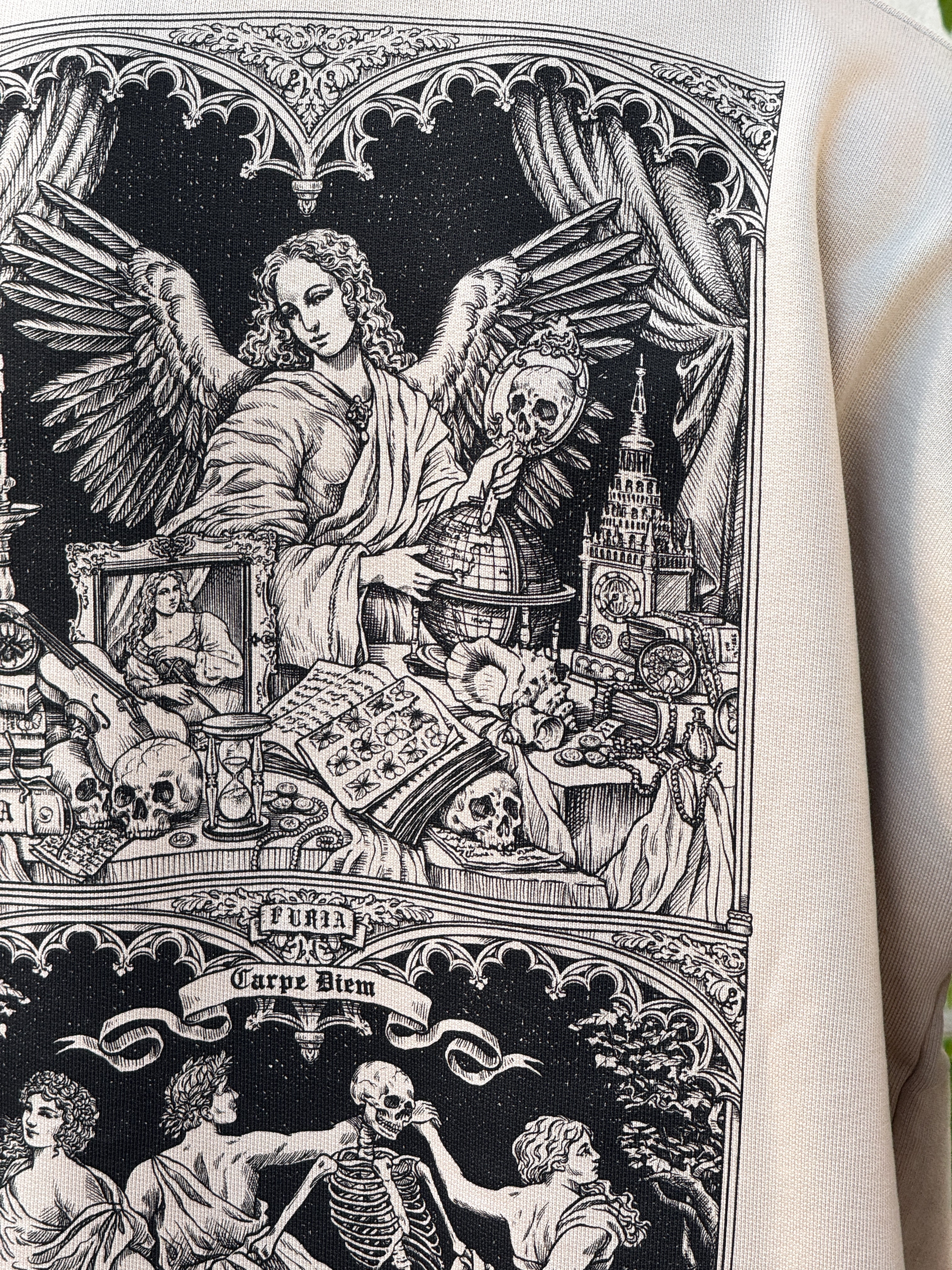 Sudadera Vanitas© (Disponible Domingo 11)