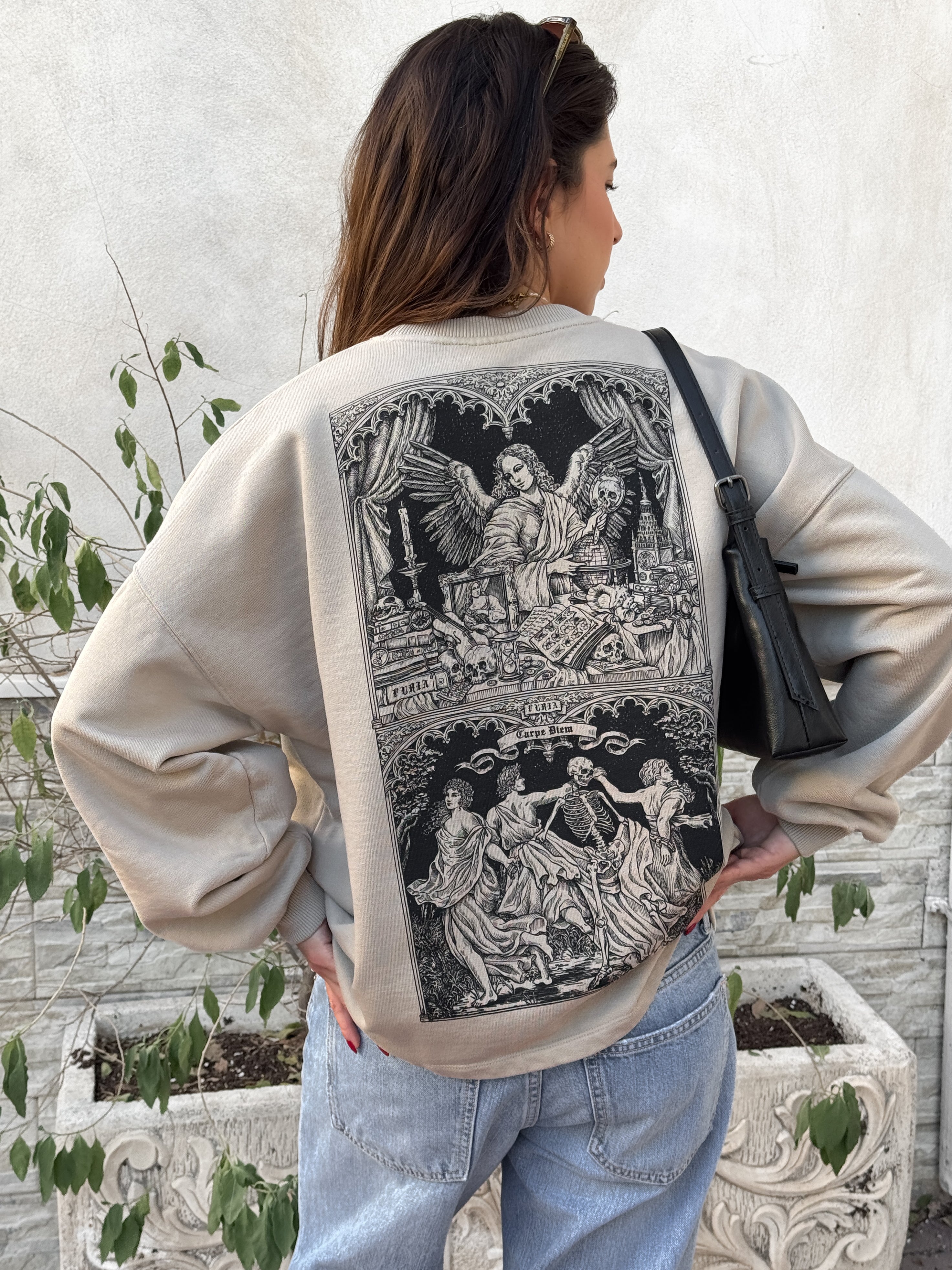 Sudadera Vanitas© (Disponible Domingo 11)
