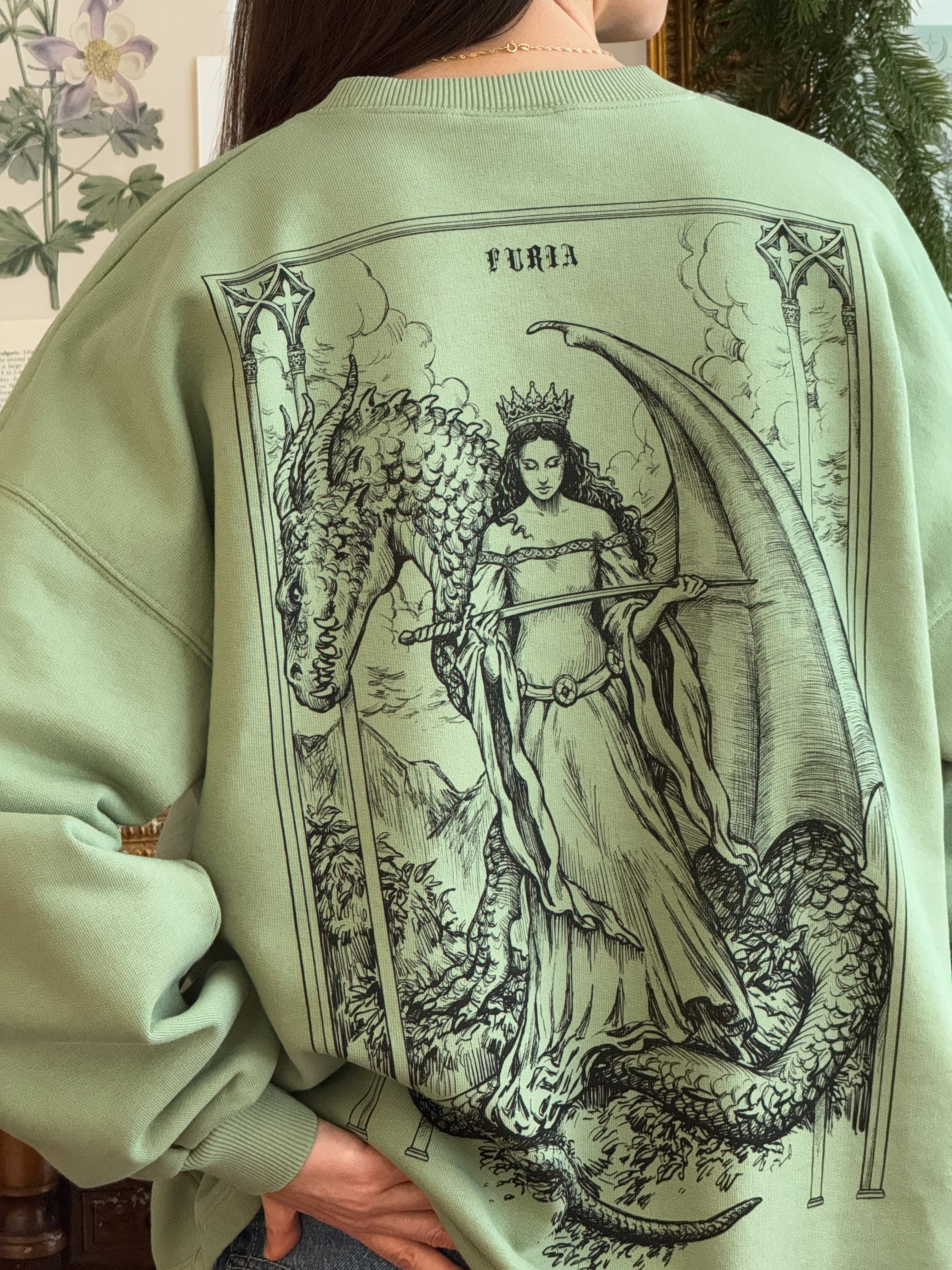 Sudadera Dragón© (Disponible Domingo 7)