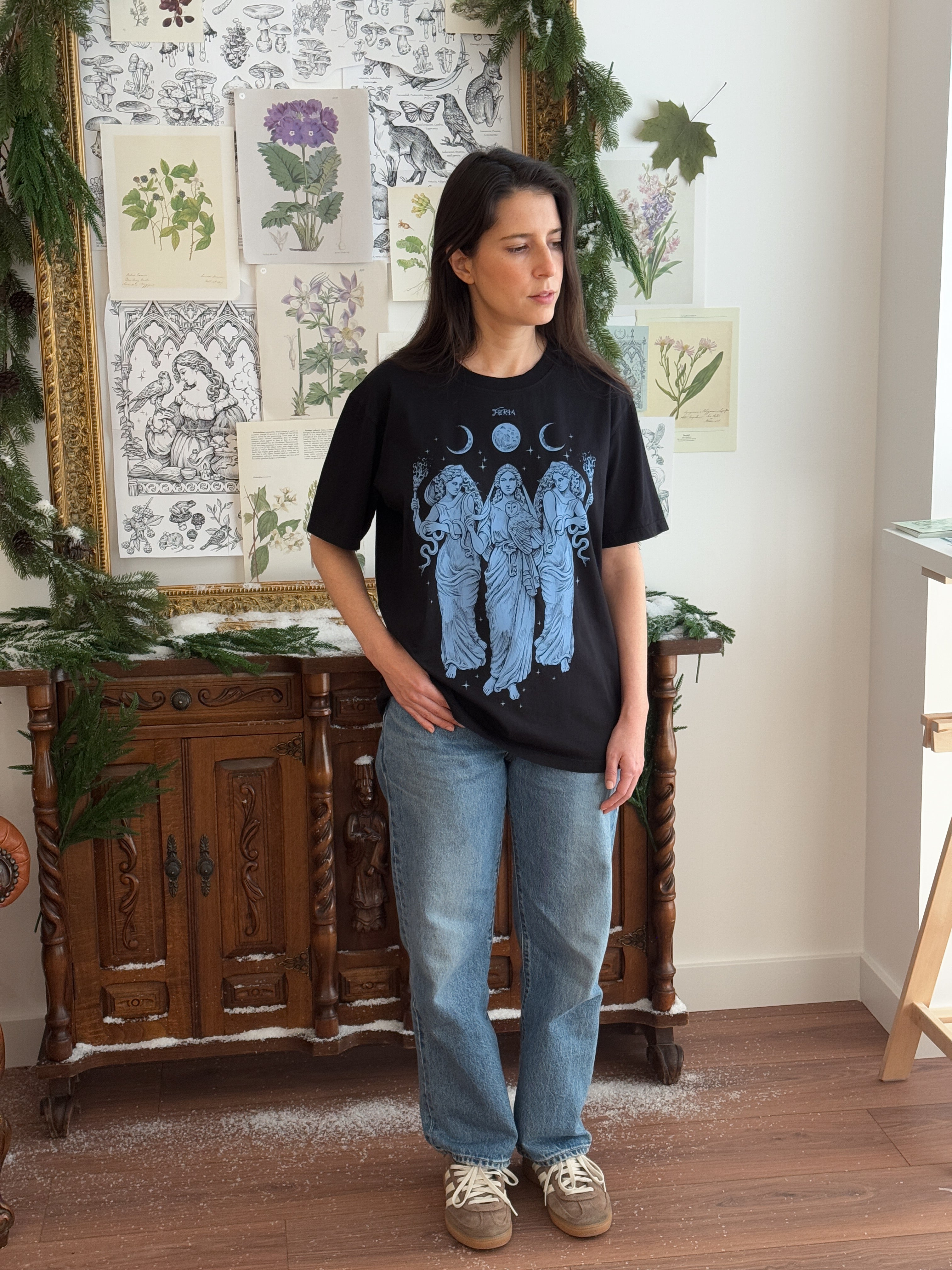 Black Hecate© (Available Sunday 7)