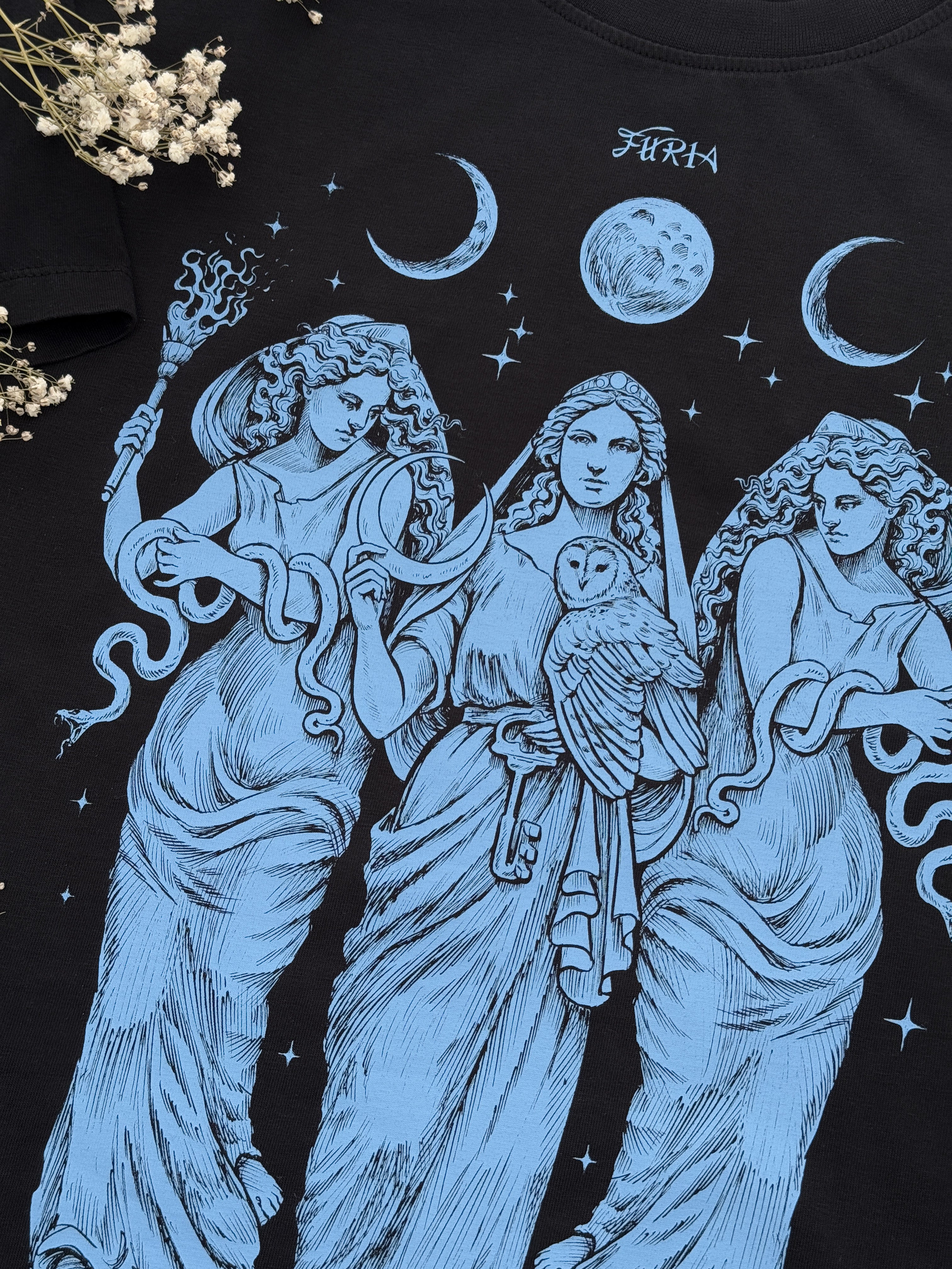 Black Hecate© (Available Sunday 7)