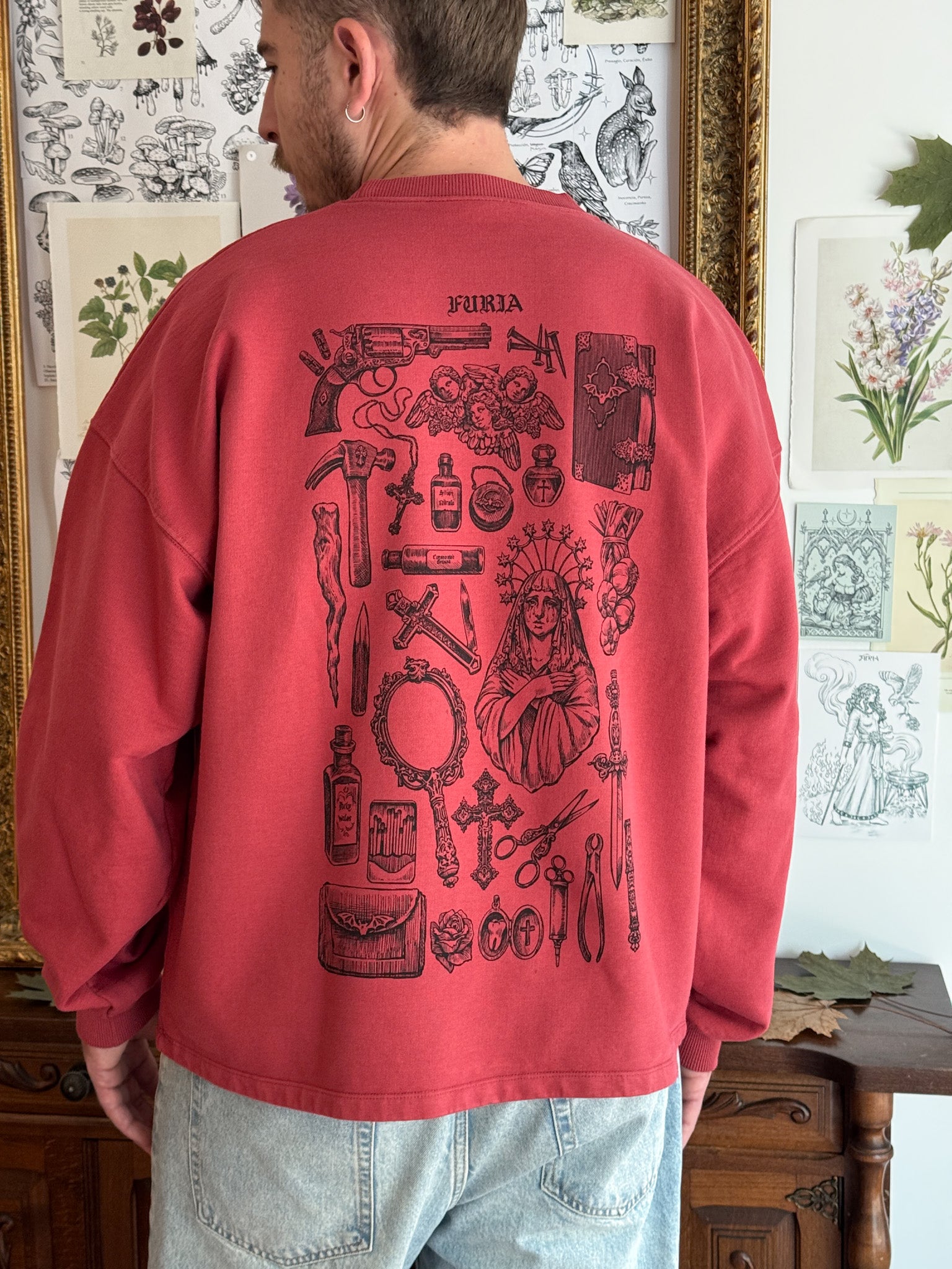 Vampire Hunter Kit Sweatshirt© 