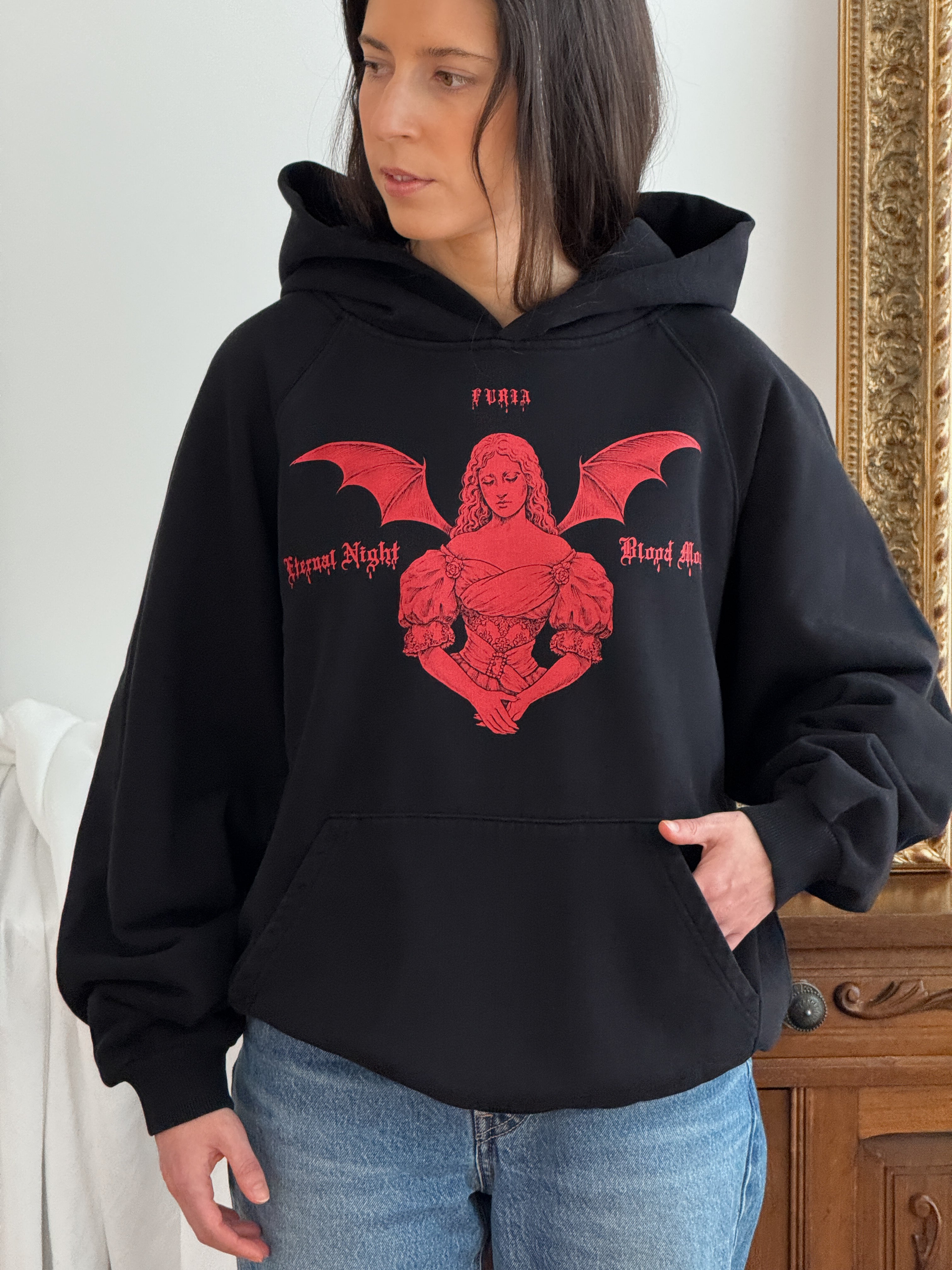 Hoodie Noche Eterna© (Disponible 8 de Febrero)